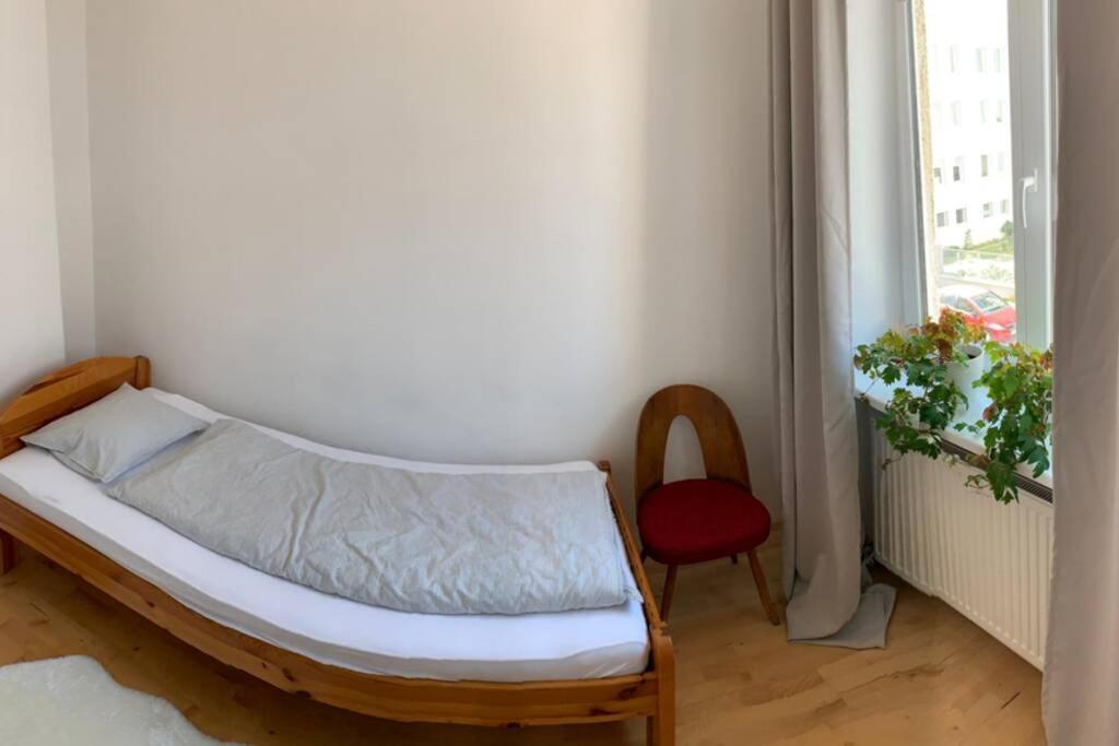 Tichy Apartman Blizko Centra Apartment Trencin Bagian luar foto