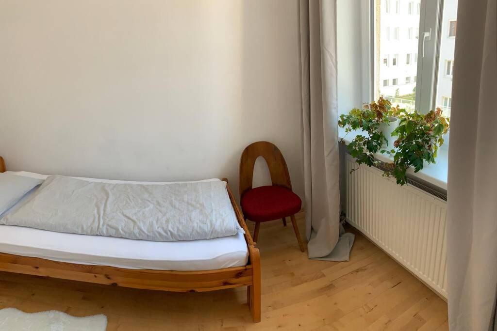 Tichy Apartman Blizko Centra Apartment Trencin Bagian luar foto