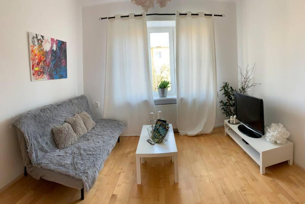 Tichy Apartman Blizko Centra Apartment Trencin Bagian luar foto