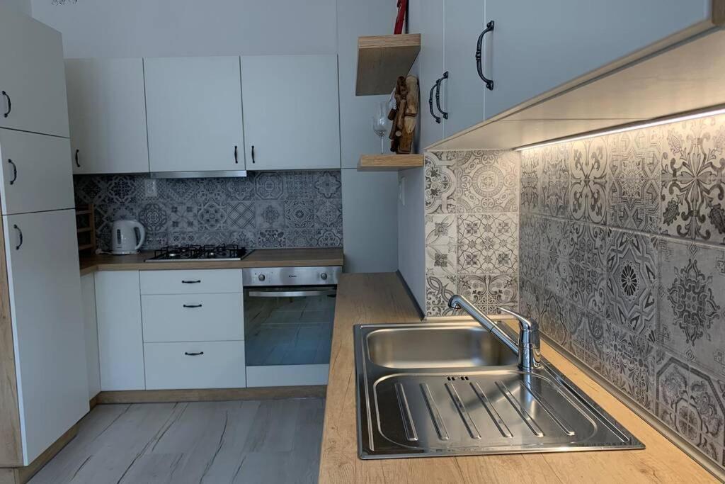 Tichy Apartman Blizko Centra Apartment Trencin Bagian luar foto